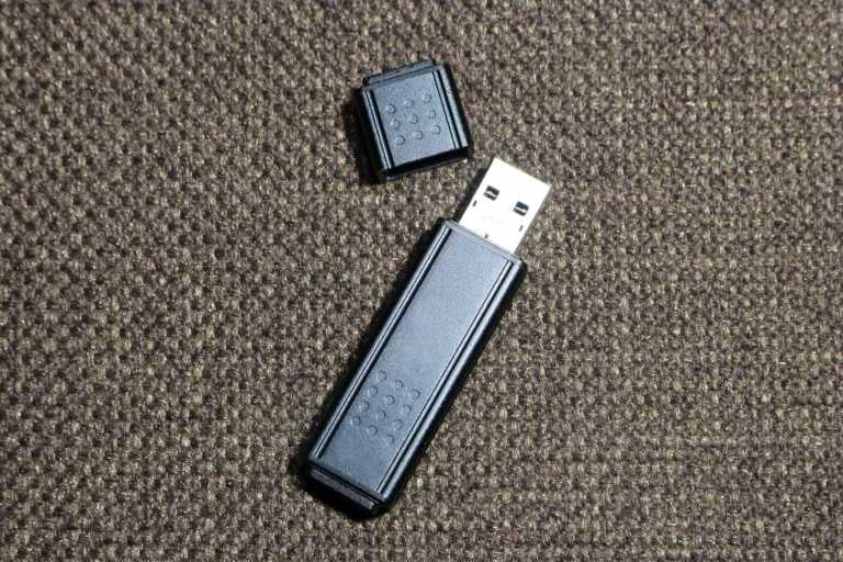 Comment fonctionne une clé USB de 1 téraoctet ?
